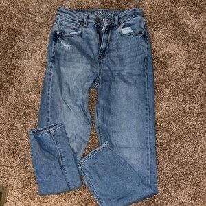 American Eagle Size 4 Mom Jean